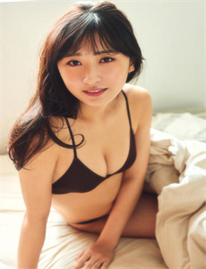 《《甜美的咬痕》动漫免费-低头看爸爸是怎么C哭你的》